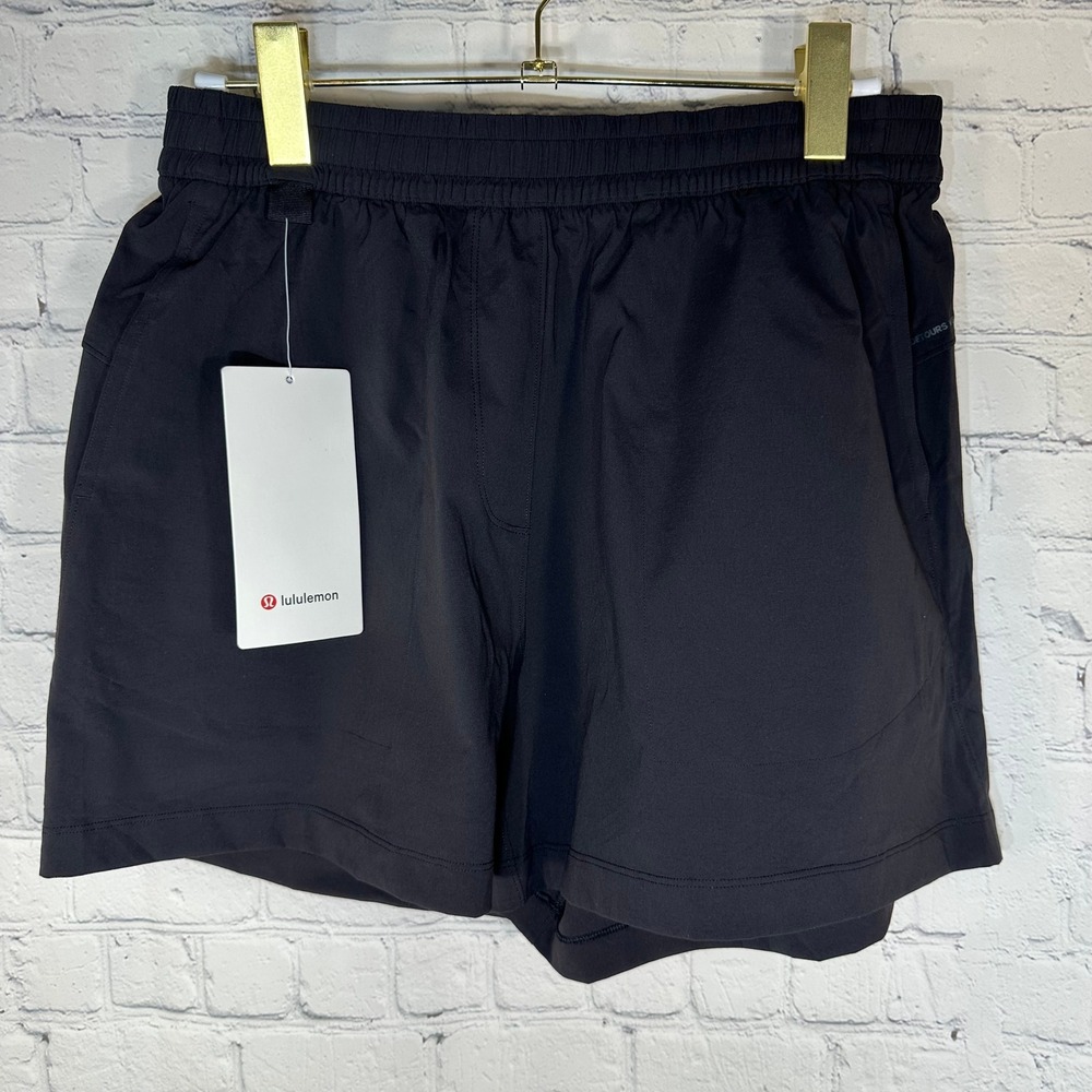 Lululemon Lightweight High-Rise Hiking Short 4 Black LW7DAJS Size 8 NWT